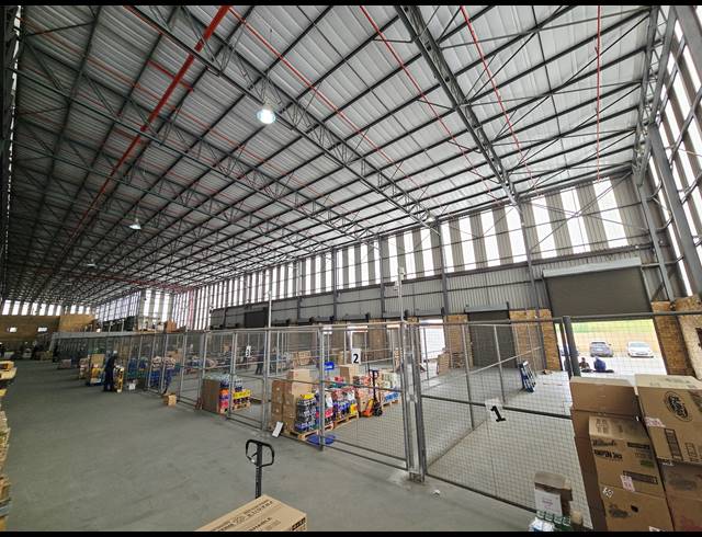 7,649M² WAREHOUSE TO LET IN NORTH RIDING